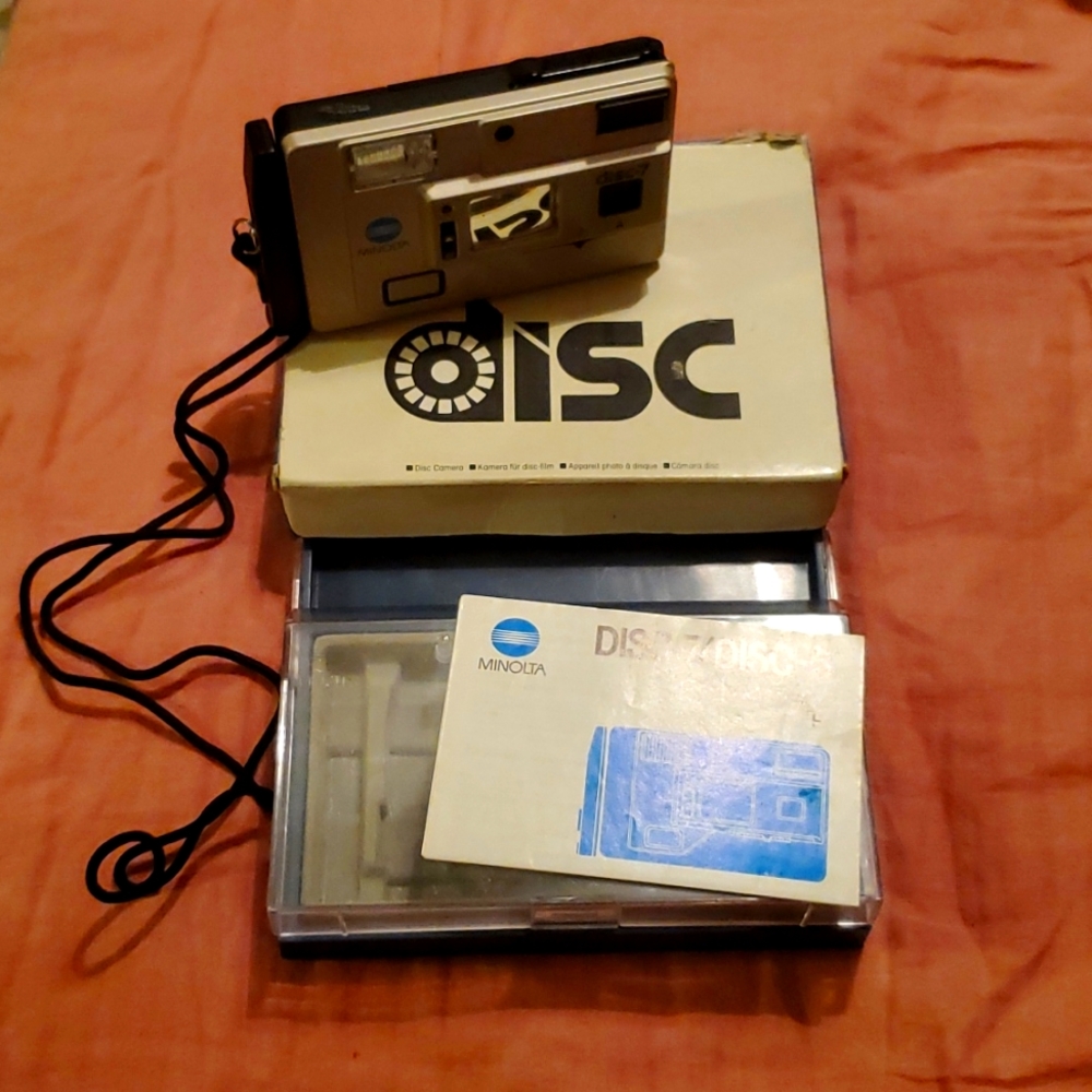 Vintage Minolta Disc 7 camera in box